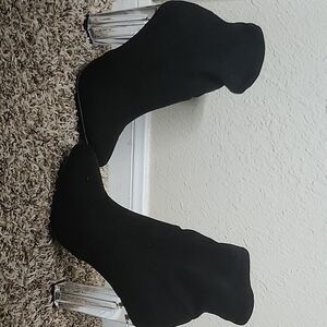 Fashion Nova Black Heeled Boots with Sleek Silhouette